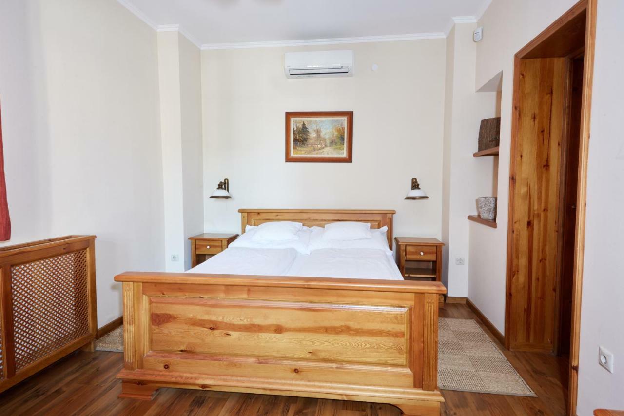 Sarok Vendeghaz Hotel Villány Buitenkant foto